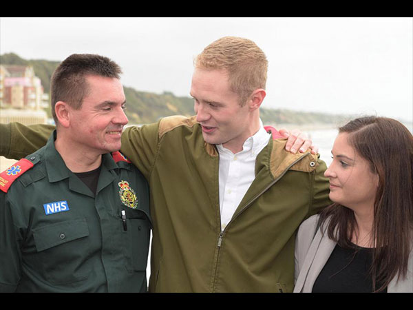 ಅದೃಷ್ಟವಶಾತ್, ಮೀನನ್ನು ಹೊರತೆಗೆಯಲಾಯ್ತು ಅದೃಷ್ಟವಶಾತ್, ಮೀನನ್ನು ಹೊರತೆಗೆಯಲಾಯ್ತು