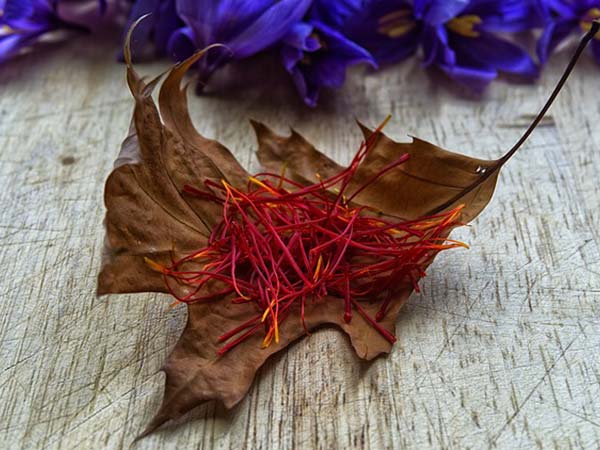ಕೇಸರಿಯ ವಿವಿಧ ಉಪಯೋಗಗಳು ಯಾವುವು? 