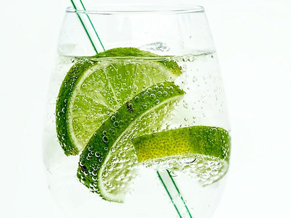 ಮೊಟ್ಟೆಯ ಬಿಳಿಭಾಗ + ಲಿಂಬೆ