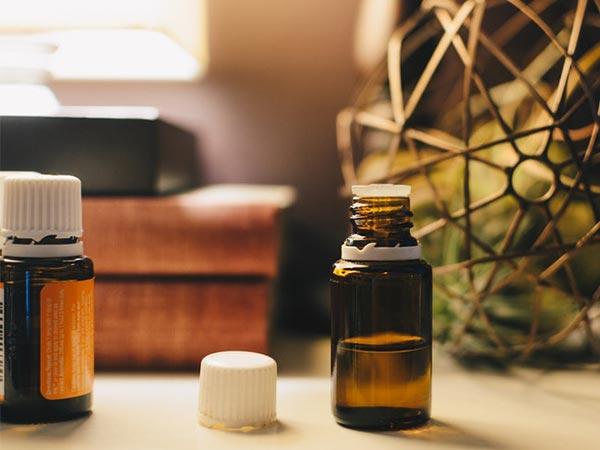 ಟ್ರೀ ಟ್ರೀ ಆಯಿಲ್ ಸ್ಕ್ರಬ್ 