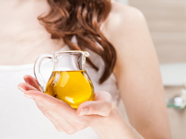 ಕರಿಬೇವು+ 200 ಮಿ.ಗ್ರಾಂ. ಶುದ್ಧ ತೆಂಗಿನ ಎಣ್ಣೆ 