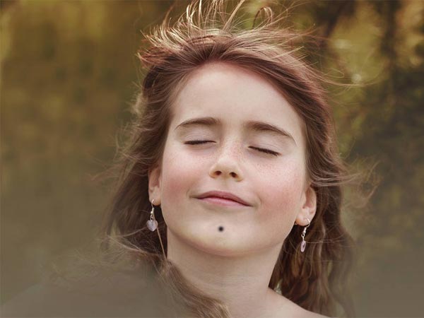 ತುಟಿಗಳ ಕೆಳಭಾಗದಲ್ಲಿರುವ ಮಚ್ಚೆ