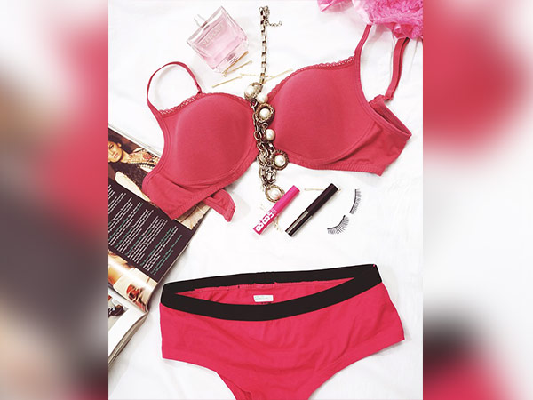 ಸ್ತನಗಳನ್ನು ಪೂರ್ಣವಾಗಿ ಆವರಿಸುವ ಬ್ರಾ (Underwire Bra)