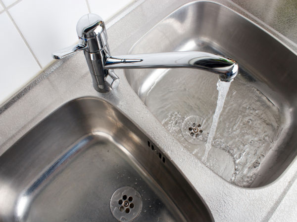 Hacks to clean your sink