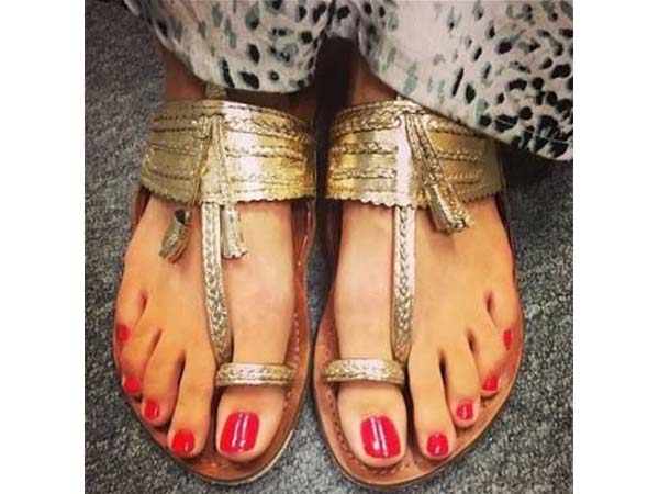 ಬಟ್ಟೆ, ಪಾದರಕ್ಷೆ ಅಥವಾ ಪುಸಕ್ತಗಳನ್ನು ಖರೀದಿಸಬೇಡಿ 