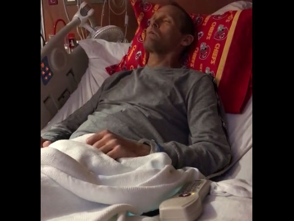 ಸ್ನೇಹಿತರು ಹತ್ತಿರದ ಆಸ್ಪತ್ರೆಗೆ ಸೇರಿಸಿದರು ಸ್ನೇಹಿತರು ಹತ್ತಿರದ ಆಸ್ಪತ್ರೆಗೆ ಸೇರಿಸಿದರು