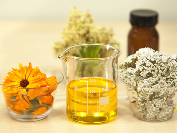 ಸಾರಭೂತ ಎಣ್ಣೆಯೊಂದಿಗೆ ಮಸಾಜ್ ಮಾಡಿ