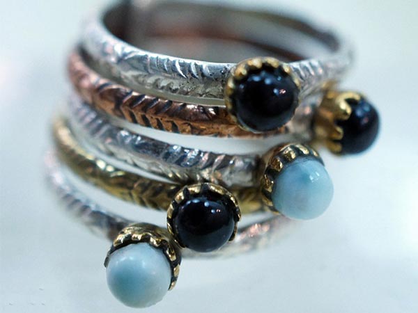 ಸಂಬಂಧಗಳ ಸುಧಾರಣೆಗೂ ಬೆಸ್ಟ್ ಮಾಣಿಕ್ಯ ಸಂಬಂಧಗಳ ಸುಧಾರಣೆಗೂ ಬೆಸ್ಟ್ ಮಾಣಿಕ್ಯ