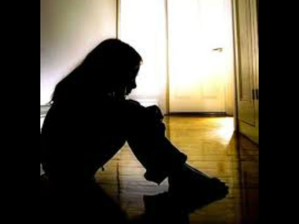 ಸ್ವಯಂ ದೂಷಣೆಗೆ ಮುಂದಾಗುತ್ತಾರೆ ಸ್ವಯಂ ದೂಷಣೆಗೆ ಮುಂದಾಗುತ್ತಾರೆ