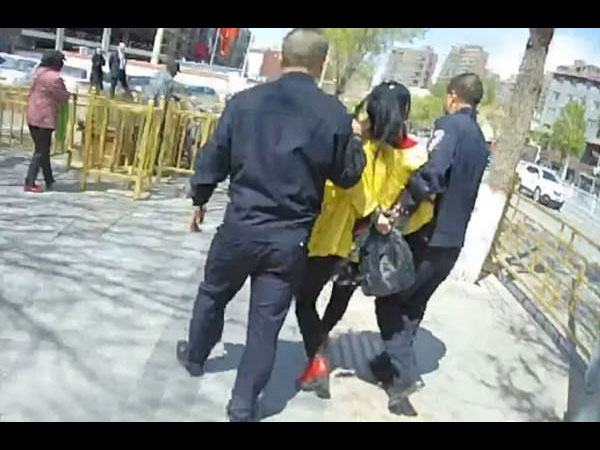 She Stole A Top But Got Caught! She Stole A Top But Got Caught!