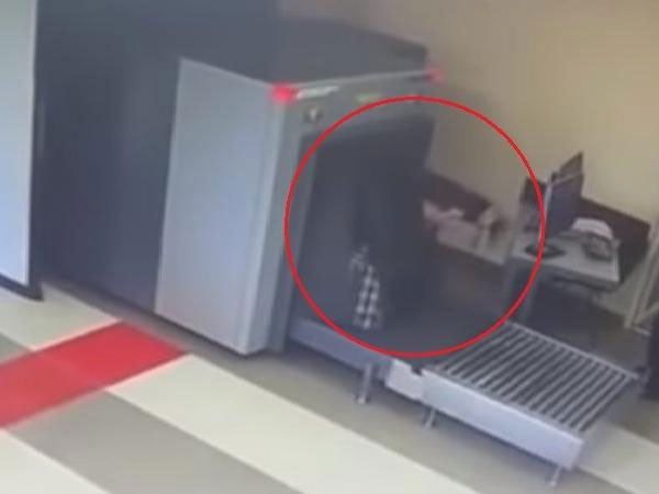 Man Puts Himself Through X-Ray Machine At Airport Man Puts Himself Through X-Ray Machine At Airport