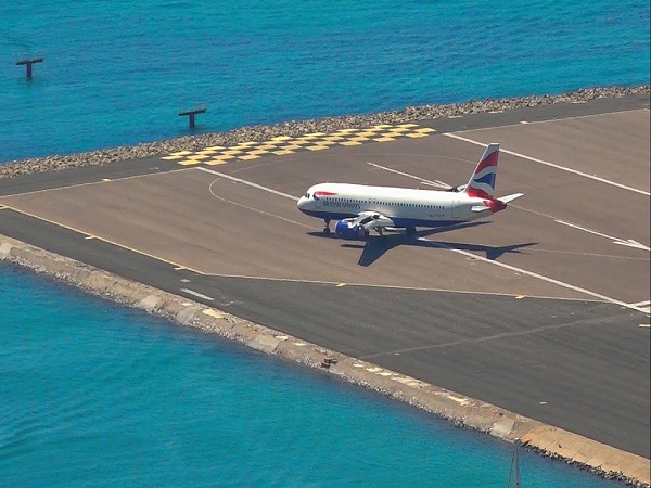 4. ಗೀಬ್ರಾಲ್ಟಾರ್ ಇಂಟರ್ ನ್ಯಾಷನಲ್ ಏರ್ಪೋರ್ಟ್