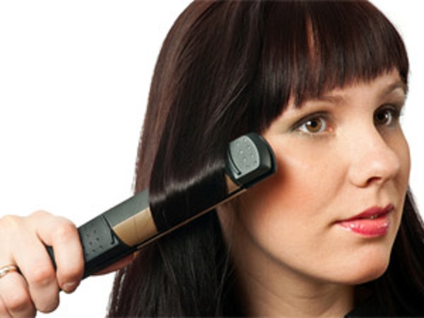 ಹೇರ್ ಸ್ಟ್ರೈಟ್ ‍ನರ್ ಬಳಸಿ