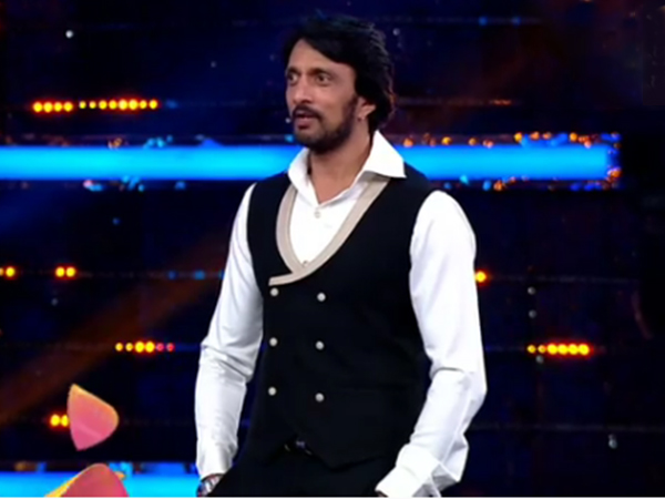 ವೈಟ್‌ ಶರ್ಟ್‌ಗೆ ರಾಯಲ್‌ ಬ್ಲೂ ವೇಸ್ಟ್‌ಕೋಟ್‌