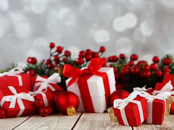 3. ಉಡುಗೊರೆಗಳು ಮತ್ತು ಕುಕ್ಕೀಸ್ ಗಳು