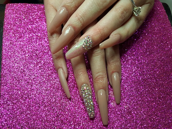 7. ಬಲ್ಲೇರಿನಾ ಆಕಾರದ ಉಗುರುಗಳು