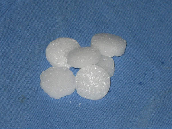 ನ್ಯಾಪ್ತಲೀನ್ ಬಾಲ್ ಗಳು 