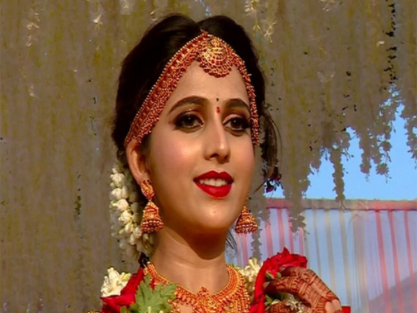 ಧಾರೆಗೆ ಕೆಂಪು -ಹಸಿರು ಕಾಂಬಿನೇಷನ್‌ನಲ್ಲಿ ಕಂಗೊಳಿಸಿದ ನಿವೇದಿತಾ