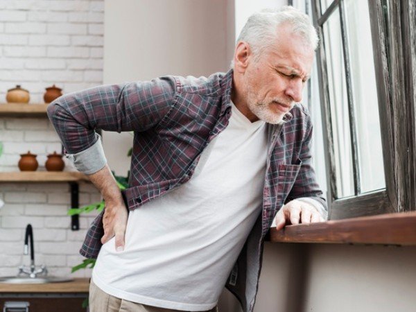 6. ಬೆನ್ನು ನೋವು ಎದುರಾಗುತ್ತದೆ