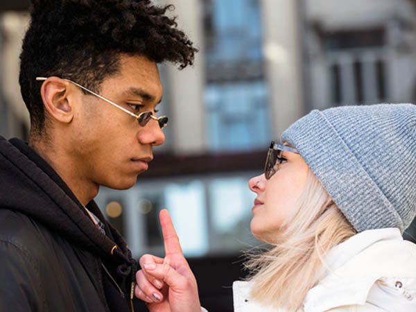 12. ಸಂಗಾತಿಯು ಯಾವಾಗಲೂ ನಿಮ್ಮನ್ನು ಟೀಕಿಸುತ್ತಾರೆಯೇ?