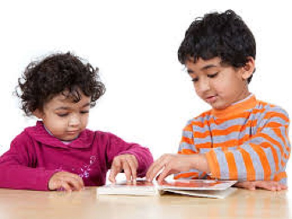 ಸಾರ್ವಜನಿಕ ಪ್ರೋತ್ಸಾಹ ಅಥವಾ ಬಾಂಧವ್ಯದ ಬಗ್ಗೆ ಅವರಿಗೆ ನಂಬಿಕೆ ಇಲ್ಲ ಸಾರ್ವಜನಿಕ ಪ್ರೋತ್ಸಾಹ ಅಥವಾ ಬಾಂಧವ್ಯದ ಬಗ್ಗೆ ಅವರಿಗೆ ನಂಬಿಕೆ ಇಲ್ಲ