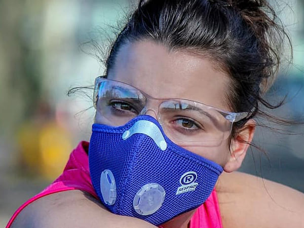 ಕೈಗಳಿಂದ ಆಗಾಗ ಕಣ್ಣು ಮುಟ್ಟುವುದು, ಉಜ್ಜುವುದು ಮಾಡಬೇಡಿ