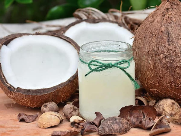 ತೆಂಗಿನಕಾಯಿ ಹಾಗೇ ತಿನ್ನುವುದು ತುಂಬಾ ಆರೋಗ್ಯಕರ ಏಕೆ?