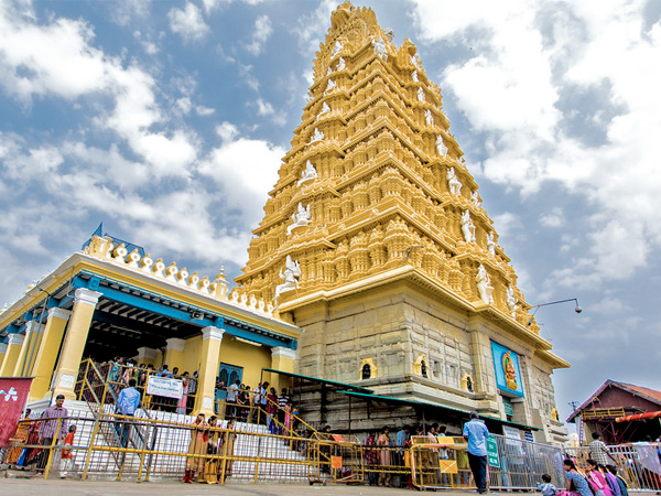 ಮಹಿಷಮರ್ಧಿನಿಯಾದ ಚಾಮುಂಡೇಶ್ವರಿ