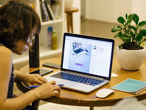 Tips for Protecting Your Skin From Computer Radiation in Kannada Tips for Protecting Your Skin From Computer Radiation in Kannada