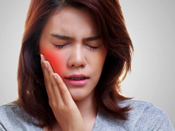 Home Remedies To Treat Tooth Sensitivity And Get Rid Of The Pain in Kannada Home Remedies To Treat Tooth Sensitivity And Get Rid Of The Pain in Kannada