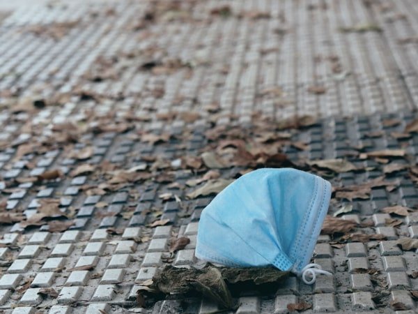 ಹಳದಿ ಬ್ಯಾಗ್‌ನಲ್ಲಿ ಹಾಕಿ