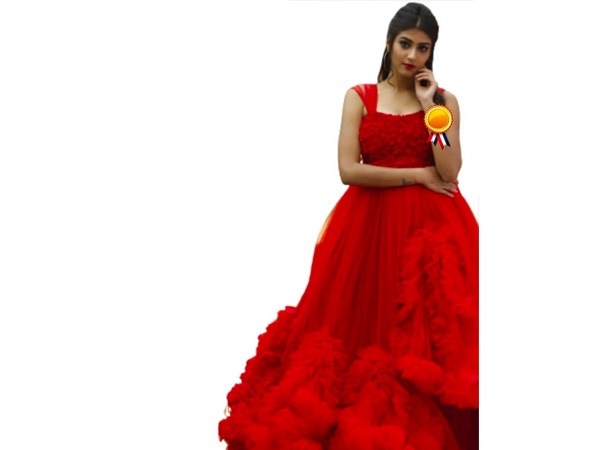 ರೆಡ್‌ ಗೌನ್‌ನಲ್ಲಿ ಗ್ಲಾಮರಸ್‌ ಆಗಿ ಮಿಂಚಿದ ದಿವ್ಯಾ ಸುರೇಶ್‌