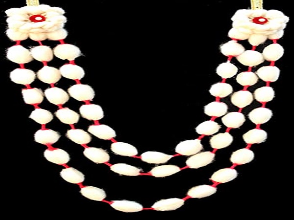 ಅರಿಶಿನದ ಕೊಂಬು, ಗೆಜ್ಜೆ ವಸ್ತ್ರ ತಪ್ಪಿಸಬೇಡಿ ಅರಿಶಿನದ ಕೊಂಬು, ಗೆಜ್ಜೆ ವಸ್ತ್ರ ತಪ್ಪಿಸಬೇಡಿ