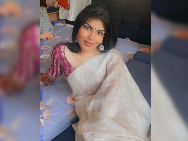 4. ಖುಷ್ಬೂ ಅವರ ಮಗಳು ತೆಳ್ಳಗಾಗುವ ಮೂಲಕ ಗಮನ ಸೆಳೆದಿದ್ದಾರೆ