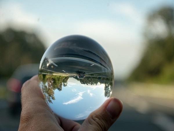 ಕ್ರಿಸ್ಟಲ್ ಬಾಲ್‌