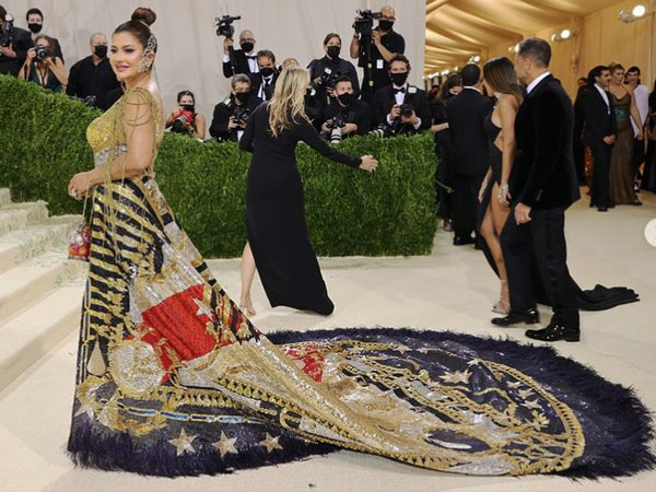 ಸುಧಾ ರೆಡ್ಡಿ ಸಮಾಜ ಸೇವೆಯಲ್ಲಿ ಎತ್ತಿದ ಕೈ