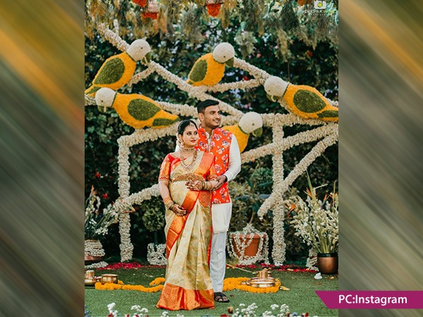 Actress Amulya Flaunt her Baby Bump with Traditional Saree look