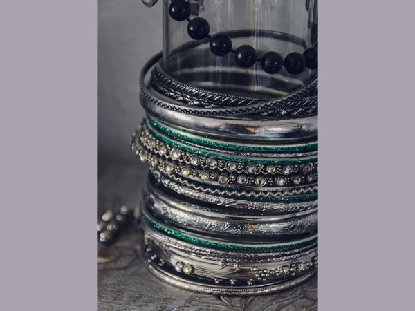 ಕಪ್ಪು ಬಳೆ: