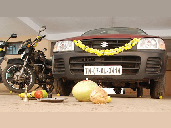 ಗಾಡಿಯ ದೃಷ್ಟಿ ತೆಗೆಯುವುದು