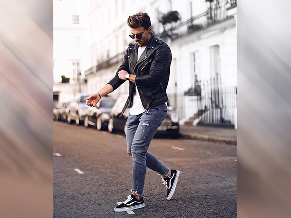 ಬ್ಲೂ ಜೀನ್ಸ್ ಅಂಡ್‌ ವೈಟ್‌ ಶರ್ಟ್, ಜರ್ಕಿನ್