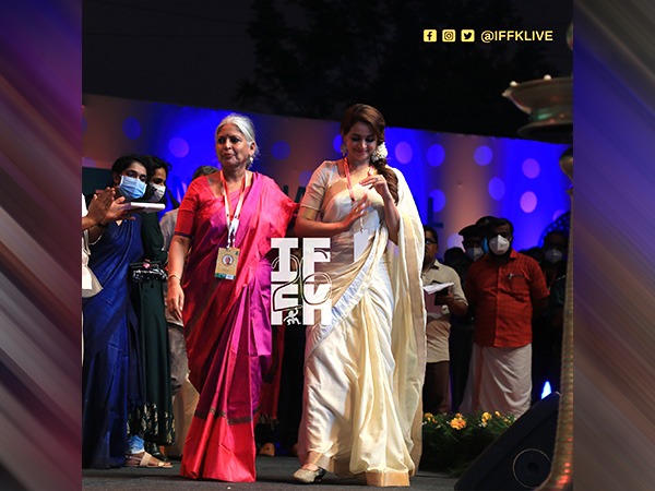 ಭಾವನಾ ಮೆನನ್ ಹೋರಾಟಕ್ಕೆ ಅಭಿಮಾನಿಗಳ ಬೆಂಬಲ ಭಾವನಾ ಮೆನನ್ ಹೋರಾಟಕ್ಕೆ ಅಭಿಮಾನಿಗಳ ಬೆಂಬಲ