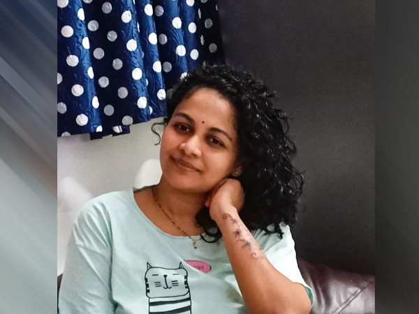 ಅಜ್ಜಿ ಮನೆಯಲ್ಲೇ ಬೆಳೆದ ನನಗೆ ಅಮ್ಮನೊಂದಿಗೆ ಆತ್ಮೀಯತೆ ಸ್ವಲ್ಪ ಕಡಿಮೆಯೇ ಅಜ್ಜಿ ಮನೆಯಲ್ಲೇ ಬೆಳೆದ ನನಗೆ ಅಮ್ಮನೊಂದಿಗೆ ಆತ್ಮೀಯತೆ ಸ್ವಲ್ಪ ಕಡಿಮೆಯೇ