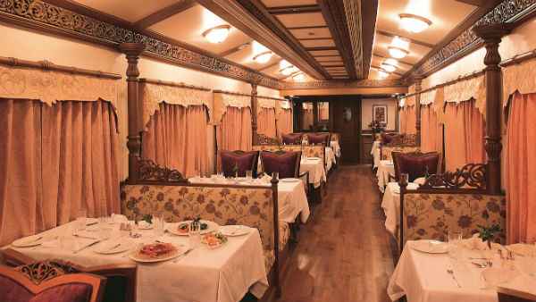 2. ದಿ ಗೋಲ್ಡನ್ ಚಾರಿಟೋ -The Golden Chariot