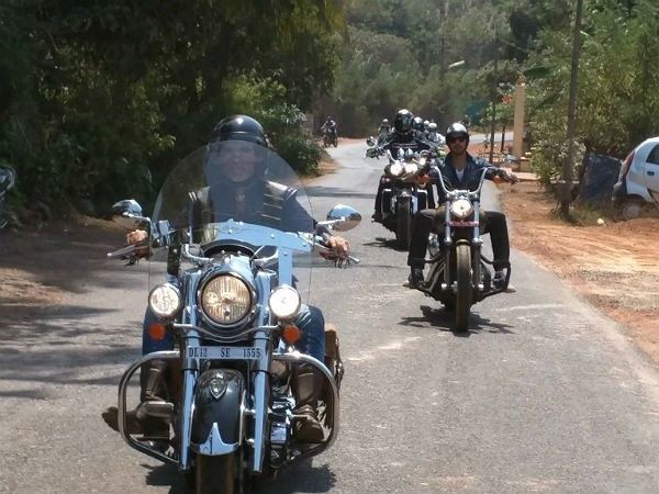 ಡರ್ಟ್ ರೋಡ್ ರೈಡ್ ಖುಷಿ! ಡರ್ಟ್ ರೋಡ್ ರೈಡ್ ಖುಷಿ!