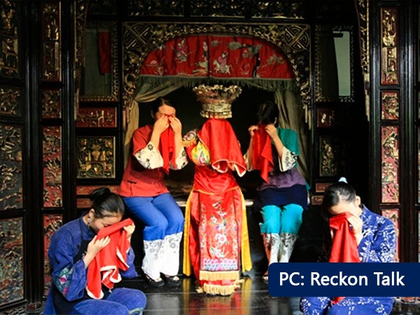 ಚೀನಾದಲ್ಲಿ ಅಳುವ ಸಂಪ್ರದಾಯ!