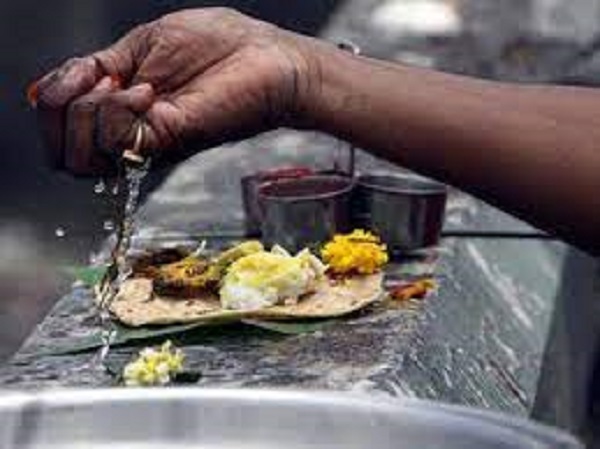 ಪಿತೃ ತರ್ಪಣ ಮಾಡಿ: 