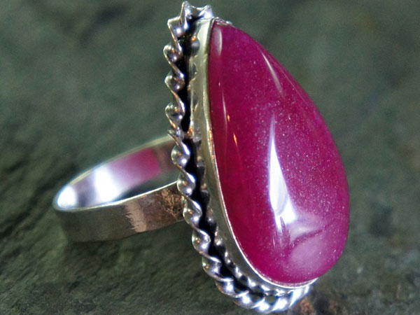 ರತ್ನವನ್ನು ಧರಿಸಿ