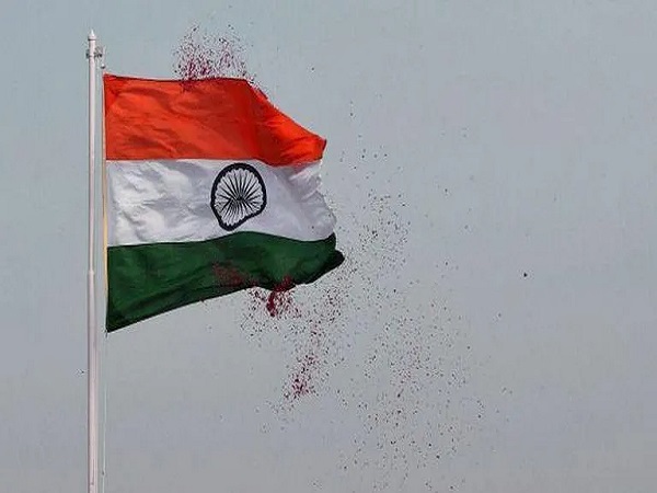 Why Is The Tricolour unfurled On Republic Day But hoisted On Independence Day? in kannada 