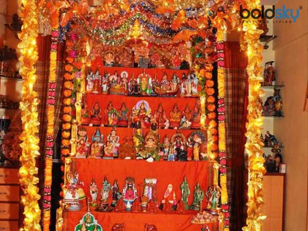 3. ನವರಾತ್ರಿ ಗೊಂಬೆ ಬೆಸ ಸಂಖ್ಯೆಯ ಮೆಟ್ಟಿಗಳಲ್ಲಿ ಮಾತ್ರ ಹೊಂದಿಸಬೇಕು?