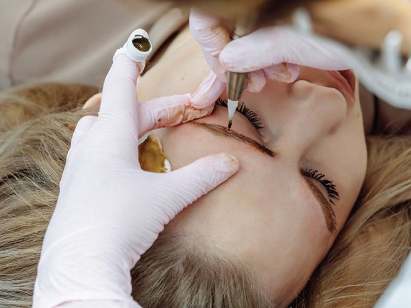 ಮೈಕ್ರೋಬ್ಲೇಡಿಂಗ್ ಮಾಡಿಸಿದರೆ ಎಷ್ಟು ಸಮಯ ಇರುತ್ತದೆ?